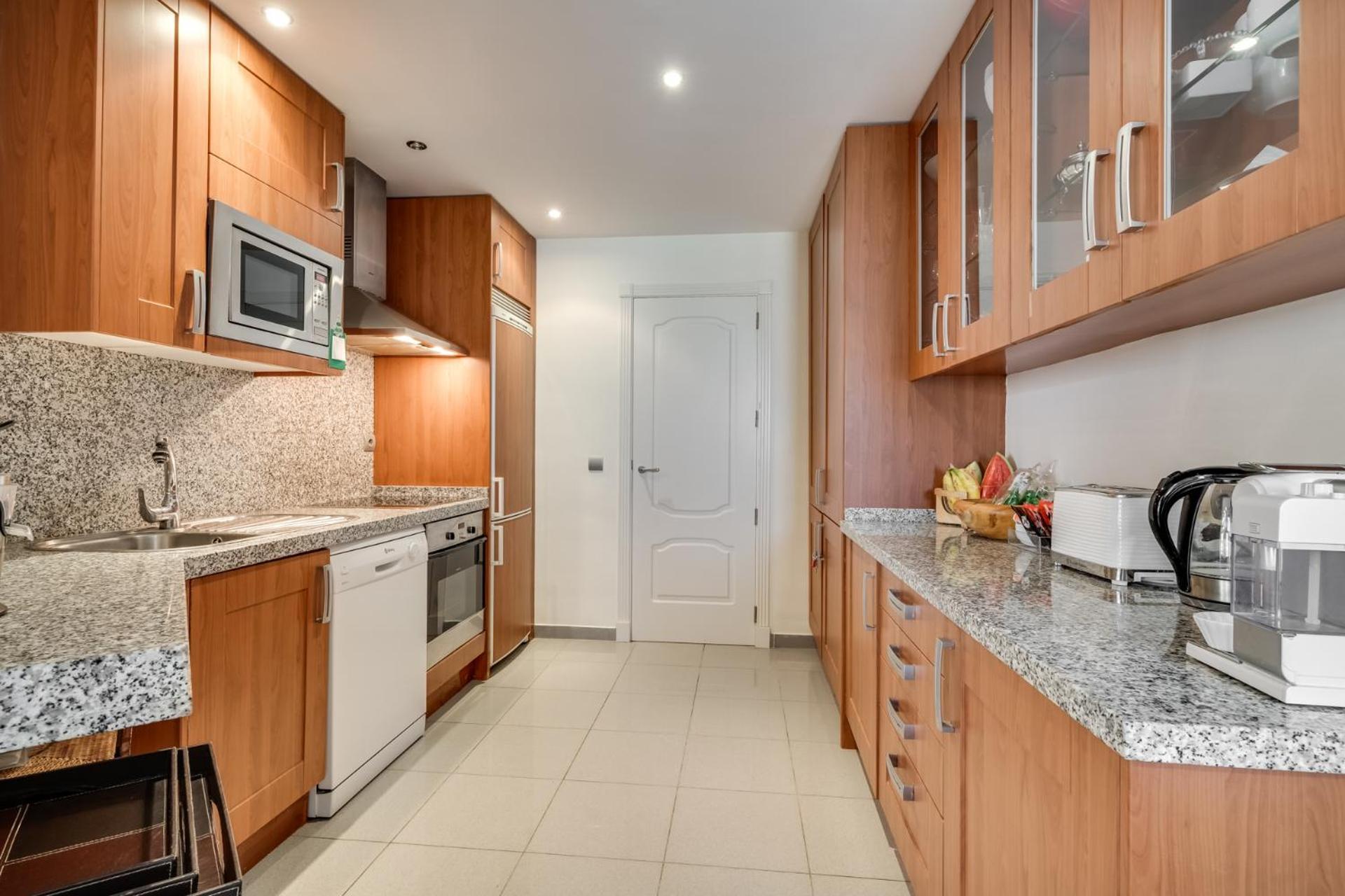 Molo Residences Boutique Apartments & Spa Марбеля Екстериор снимка