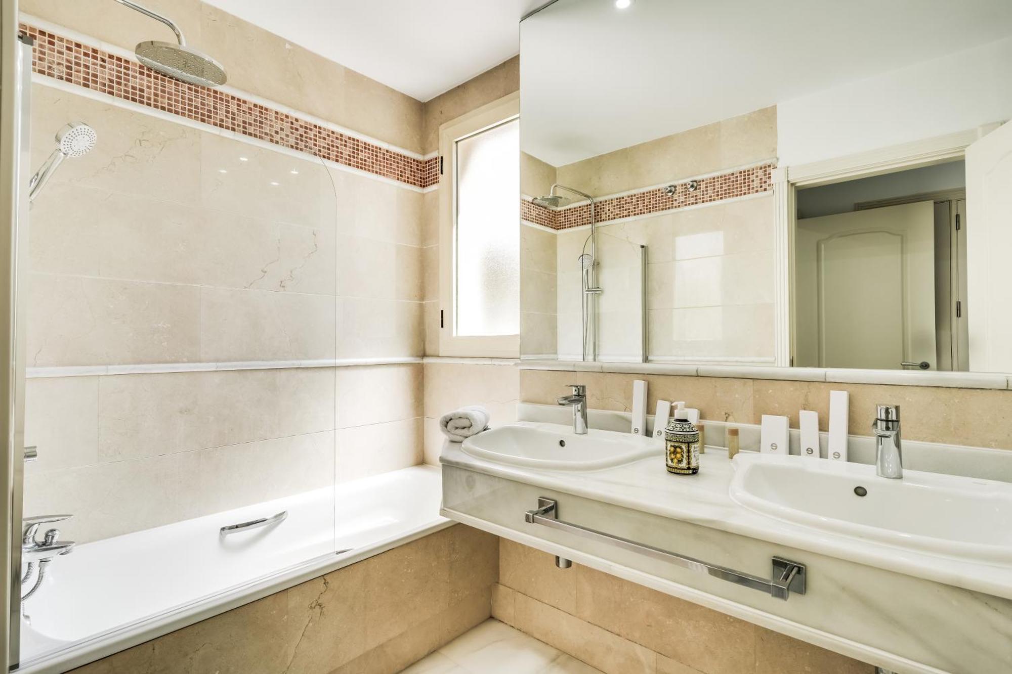 Molo Residences Boutique Apartments & Spa Марбеля Екстериор снимка