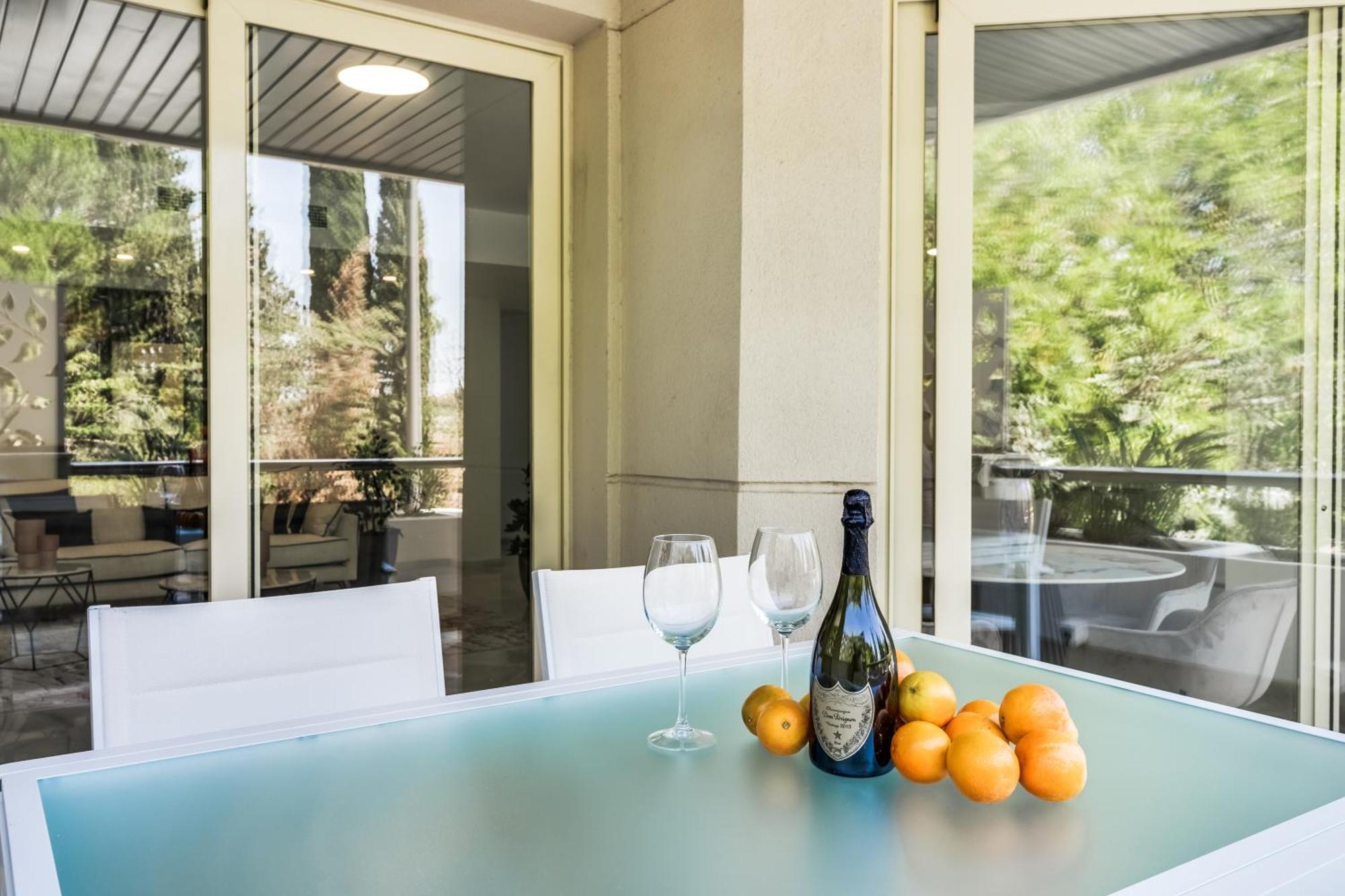 Molo Residences Boutique Apartments & Spa Марбеля Екстериор снимка