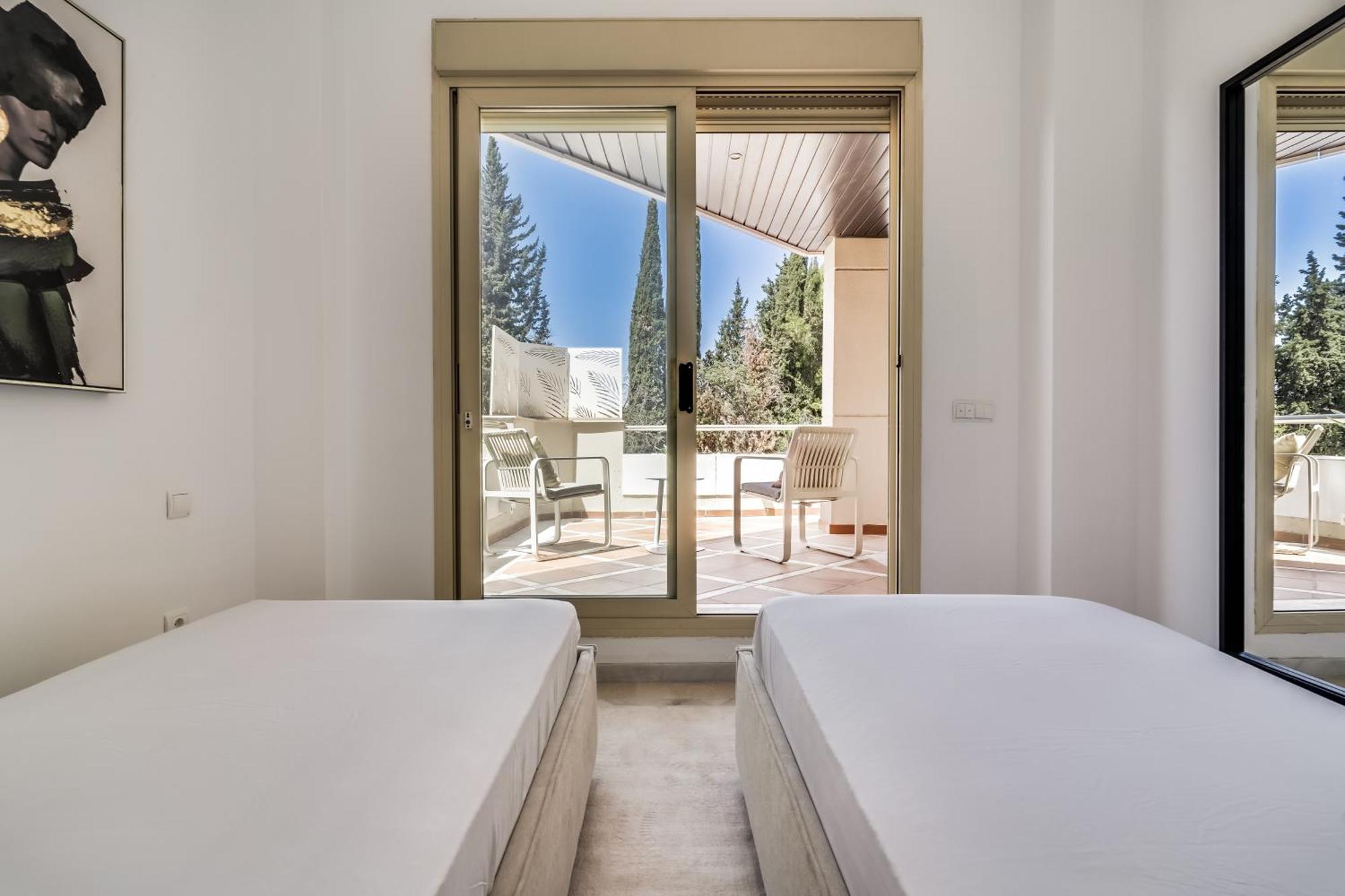 Molo Residences Boutique Apartments & Spa Марбеля Екстериор снимка