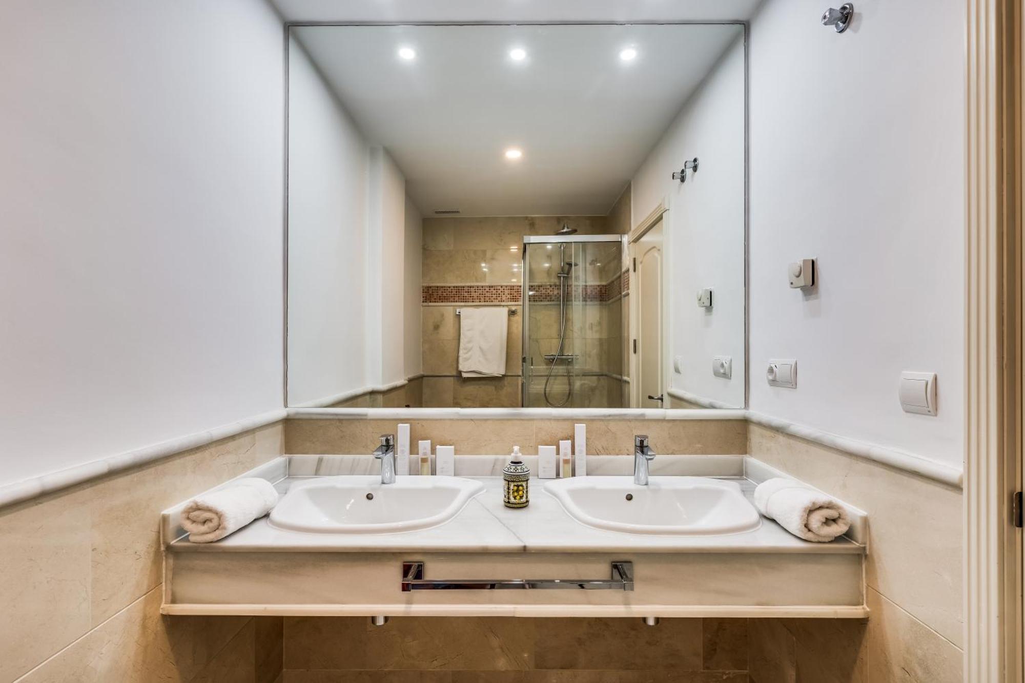 Molo Residences Boutique Apartments & Spa Марбеля Екстериор снимка