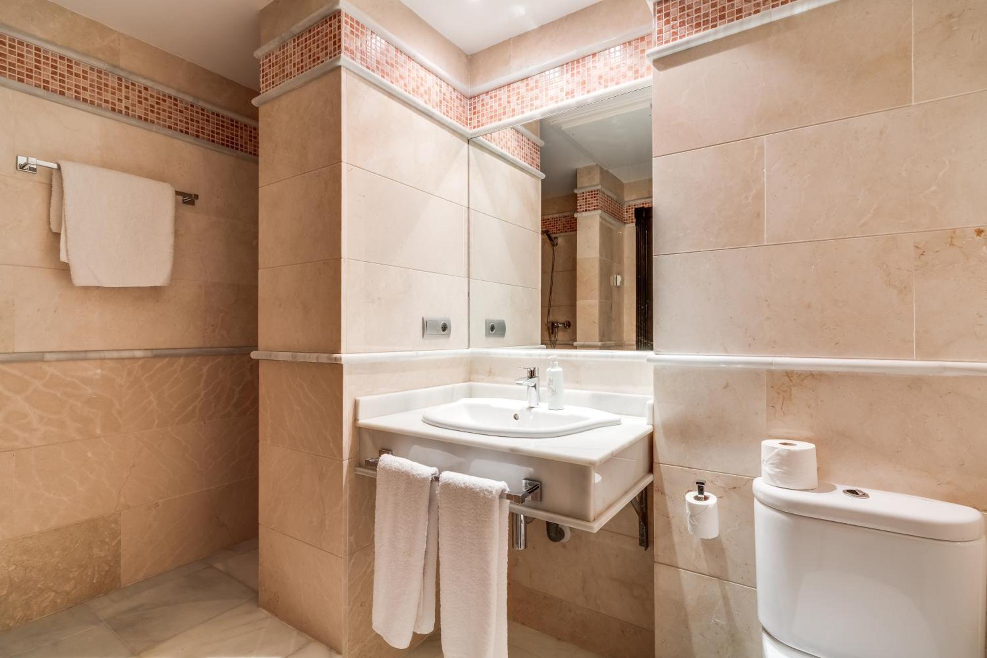 Molo Residences Boutique Apartments & Spa Марбеля Екстериор снимка