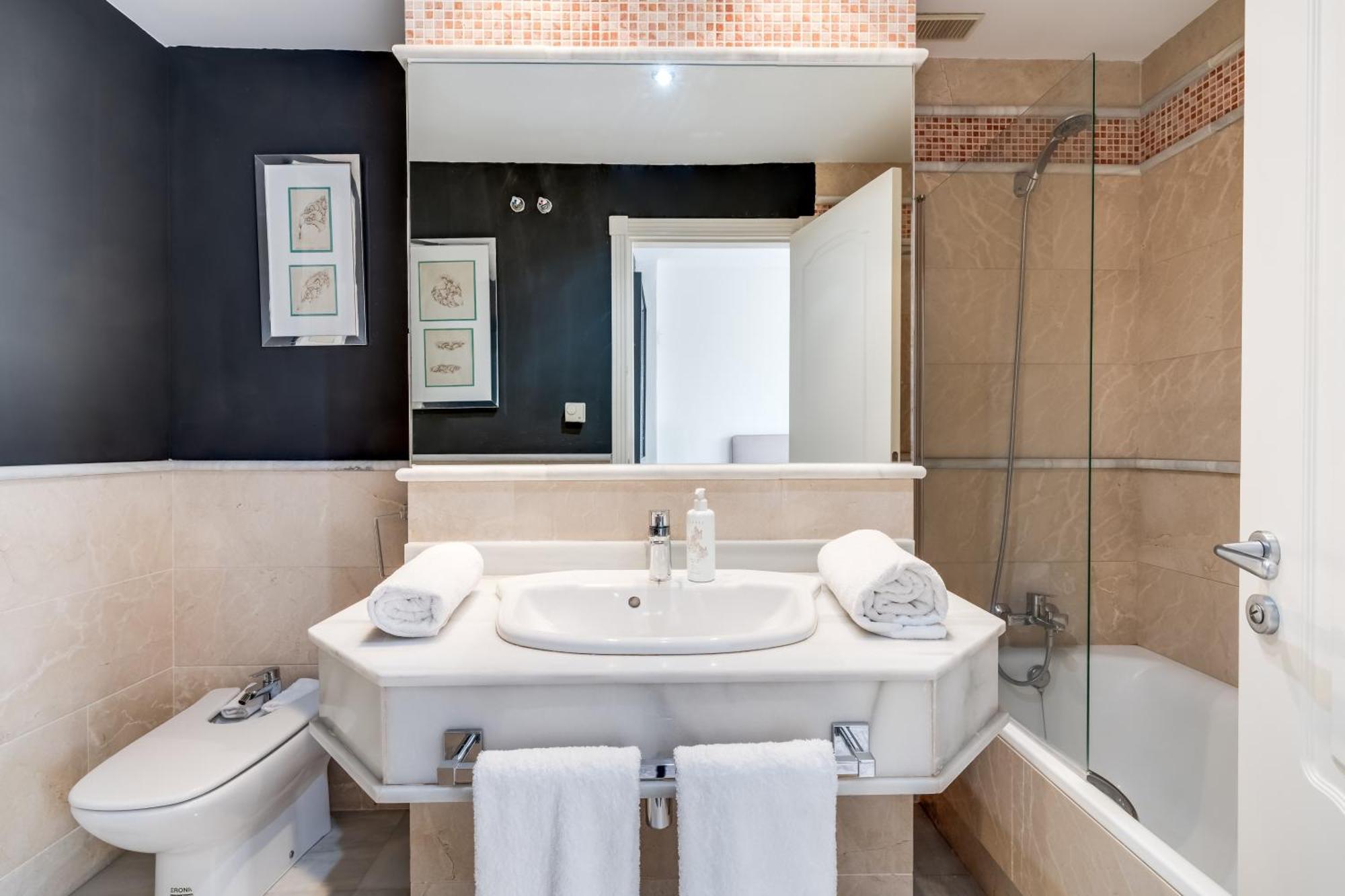 Molo Residences Boutique Apartments & Spa Марбеля Екстериор снимка